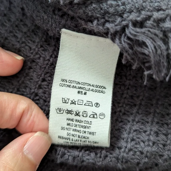 Free People Black cold shoulder slouchy sweater tunic size XS - Picture 10 of 13